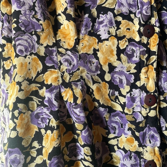 Vintage short sleeve button down floral rayon blouse - Picture 4 of 6